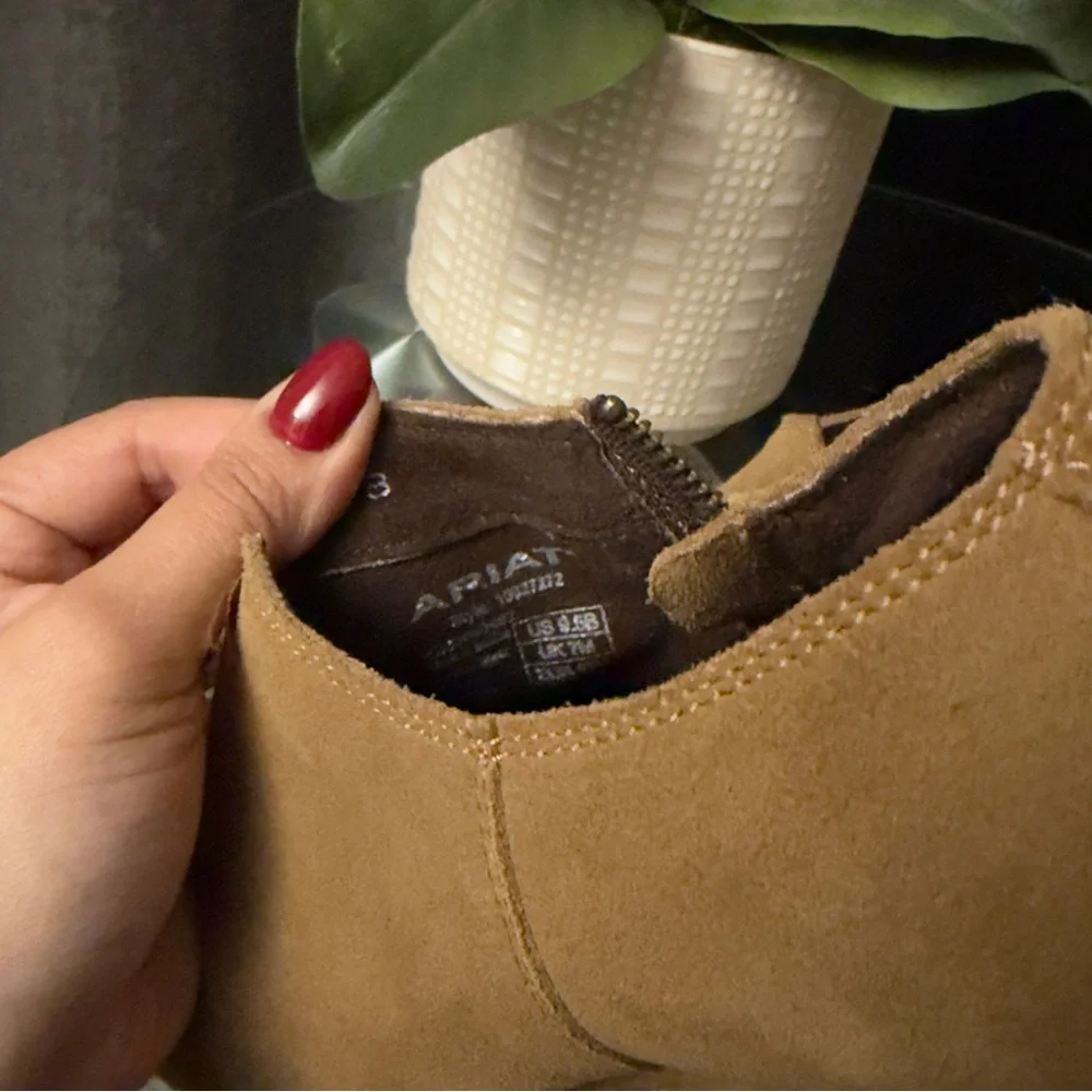 ariat suede ankle bootie plataform 9.5 B - Picture 5 of 9